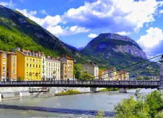 Travel Tips: 5 Best Holiday Destinations in France Holiday Destinations in France